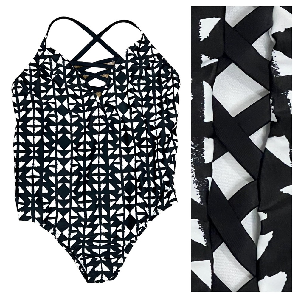 Time & Tru Swimsuit One Piece 1X (16W-18W) Black White Triangles Lattice‎ Detail